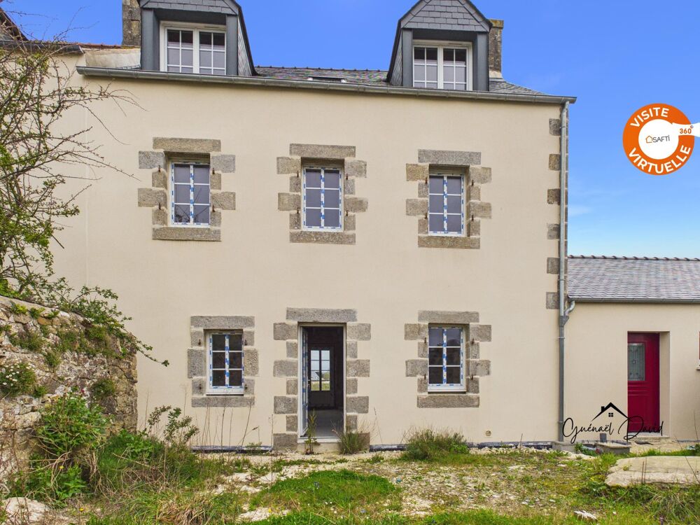 Bâtisse en pierre à fort potentiel à deux pas de la mer
