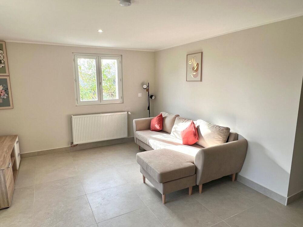 Location Appartement Appartement T3 de 62,5 m2 avec jardin - 800€/mois Saint-jean-d'angely