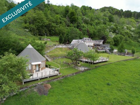   Domaine touristique avec spa et yourtes. 