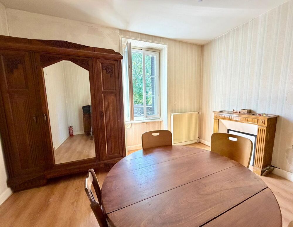 Maison d'habitation sur 2 niveaux avec sous-sol