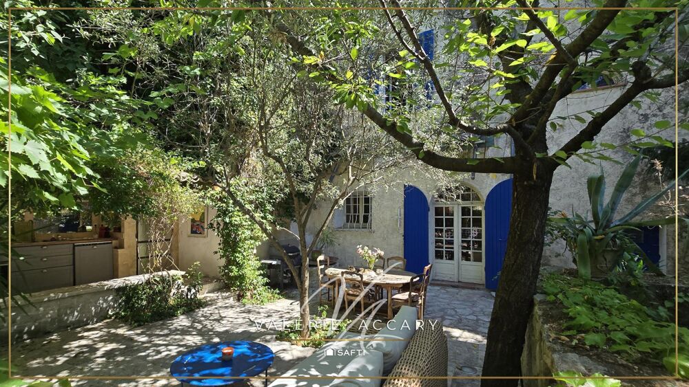 La Roquebrussanne : Maison de 441 m² au coeur du village, 5 chambres, appartement T2...terrain de 294 m².