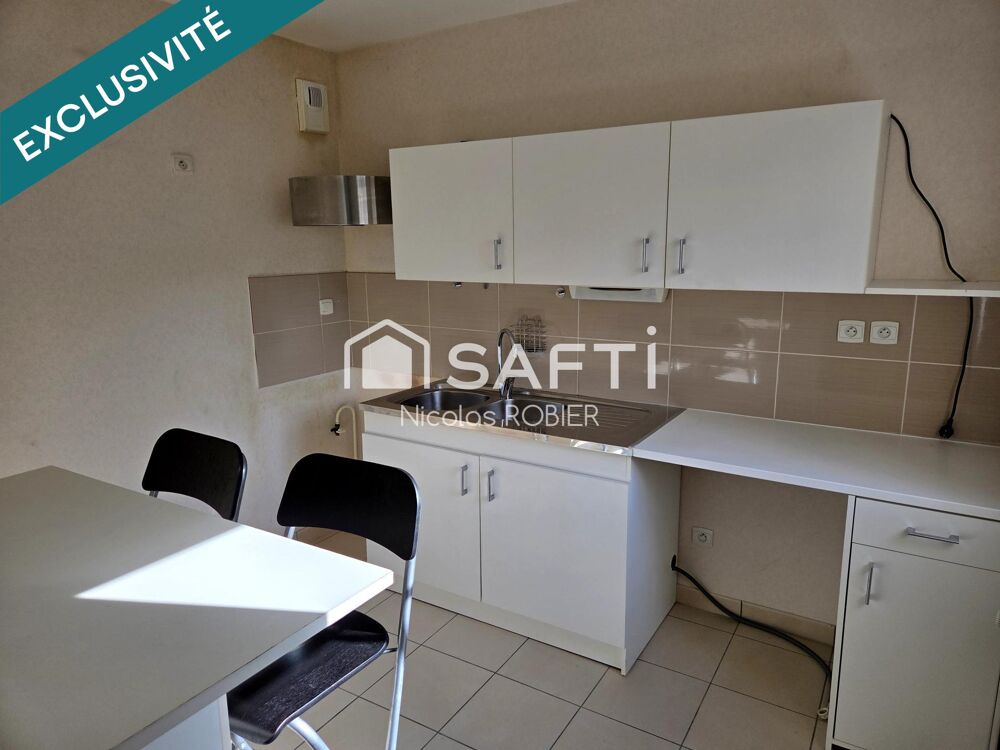 Maison individuelle non mitoyenne trois chambres, garage, jardin clos proche toutes commodités