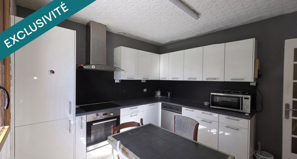 Maison T4 de plain-pied, DPE C aux panneaux photovoltaïques et terrain sans contrainte : la sérénité à trois minutes de toutes c