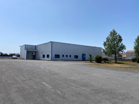 Local 880 M&sup2; - Beauvoir Sur Mer (85) 421100 85230 Beauvoir-sur-mer