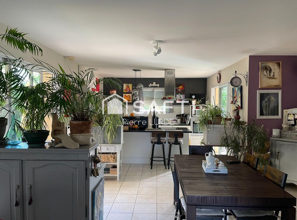 Villa de 150 m2 avec double garage et piscine