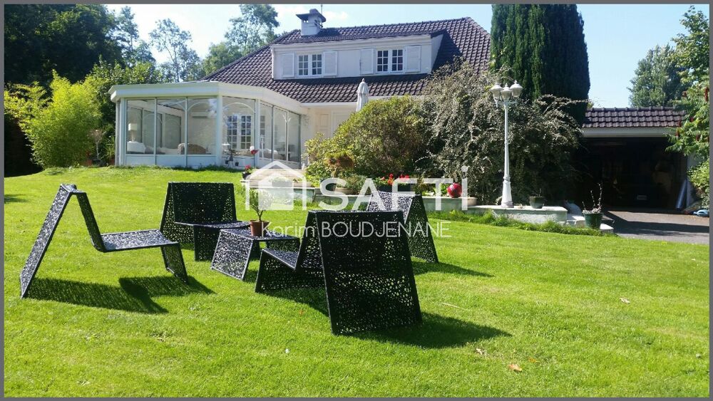 Vente Maison Coup de Coeur pour cette Maison d'environ 185 m² avec Piscine, sur 1 391 m² de terrain... Viarmes