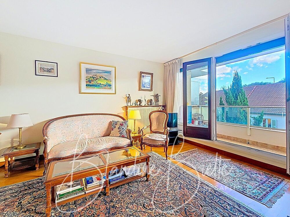 Appartement familial avec piscine et tennis