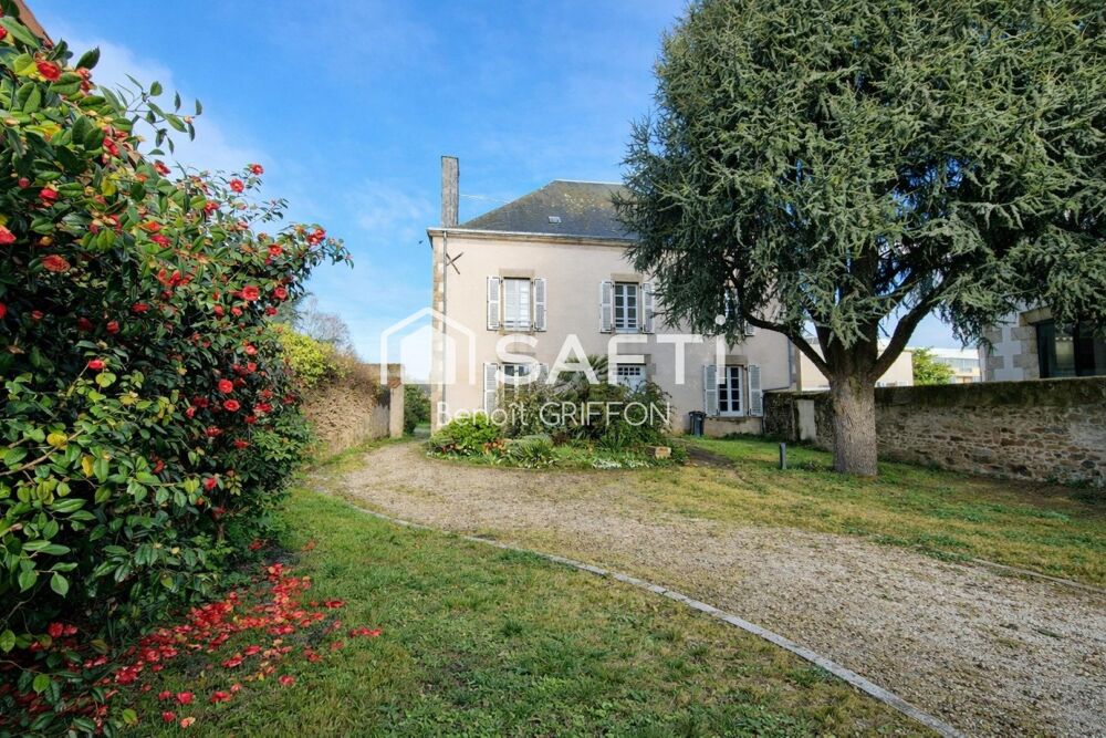 Maison 9 pièces 216 m² · à Les Landes-Genusson · 216 m² · 352 500 €