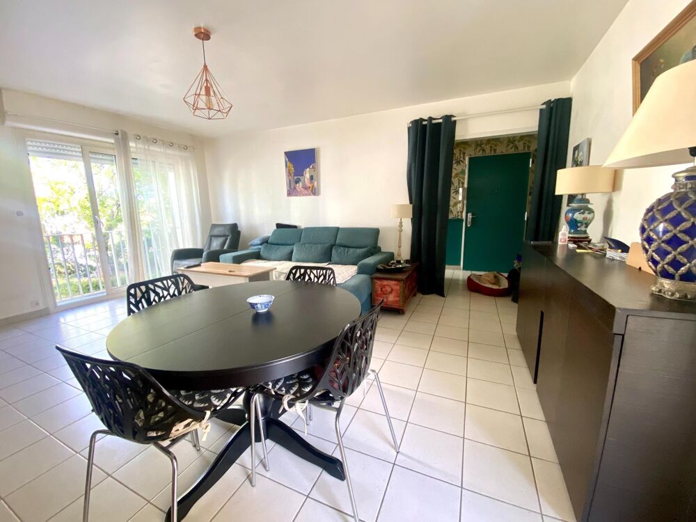 APPARTEMENT GRAND T3 LUMINEUX BALCON ASCENSEUR GARAGE A DEUX PAS DU CENTRE DE LA ROCHELLE !
