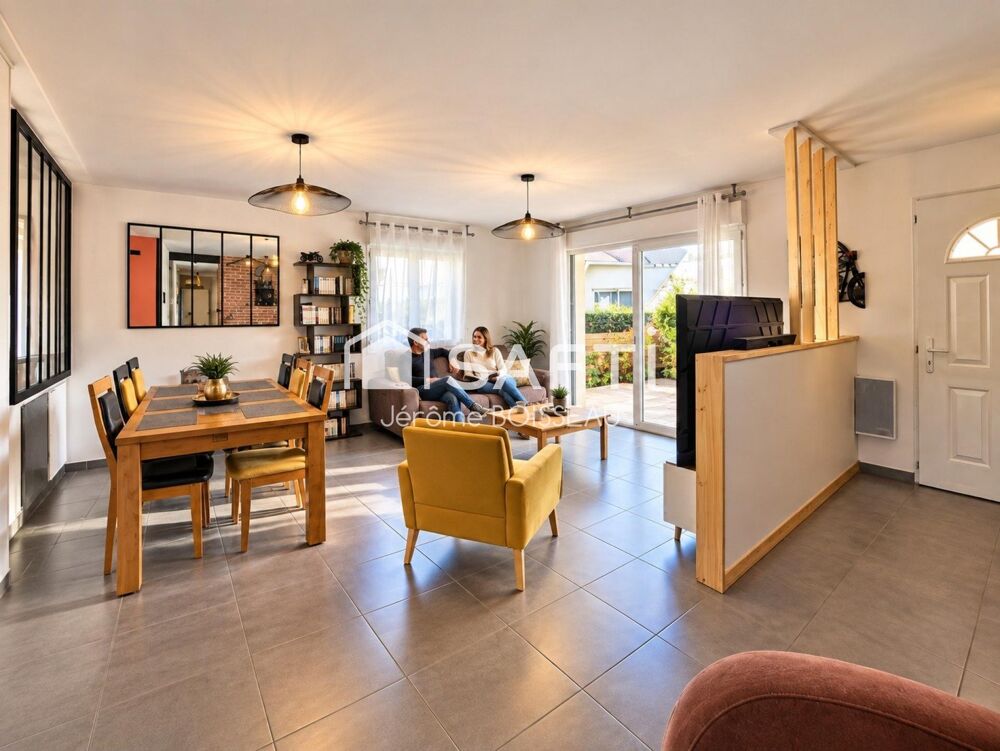 Maison familiale de plain-pied  130 m²  4 chambres  Terrain 705 m²  Garage indépendant