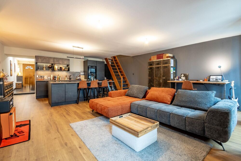 GRANDE APPARTEMENT AU CENTRE DU VILLAGE