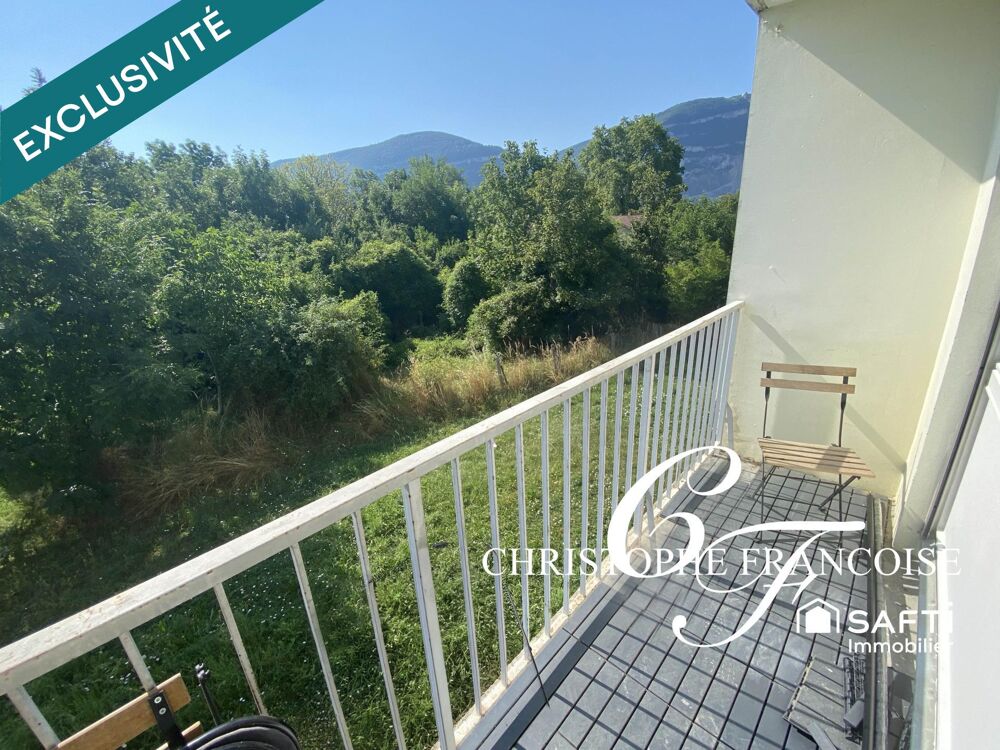T1 avec balcon, vue dégagée, excellent état