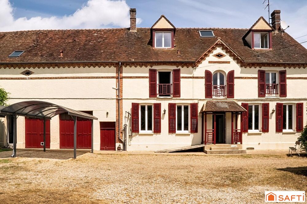 Vaste demeure proche commerces + gare direct Paris