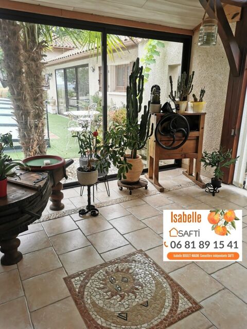   Villa tr�s bien entretenue avec piscine, 3 chambres, spacieuse avec un appartement dans l'extension Maison - 8 pi�ce(s) - 127 m�