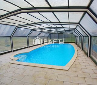  Propri�t�/ch�teau � vendre 15 + pi�ces 585 m�