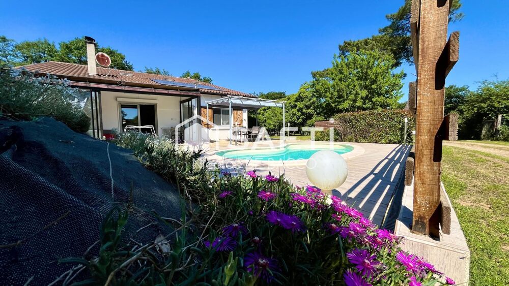 Belle maison a la campagne de 216 m2, avec sa piscine sur un terrain de 12 080 m2.