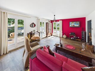 Vente Maison Maison rénovée de plain-pied avec trois chambres et un garage Le taillan-medoc