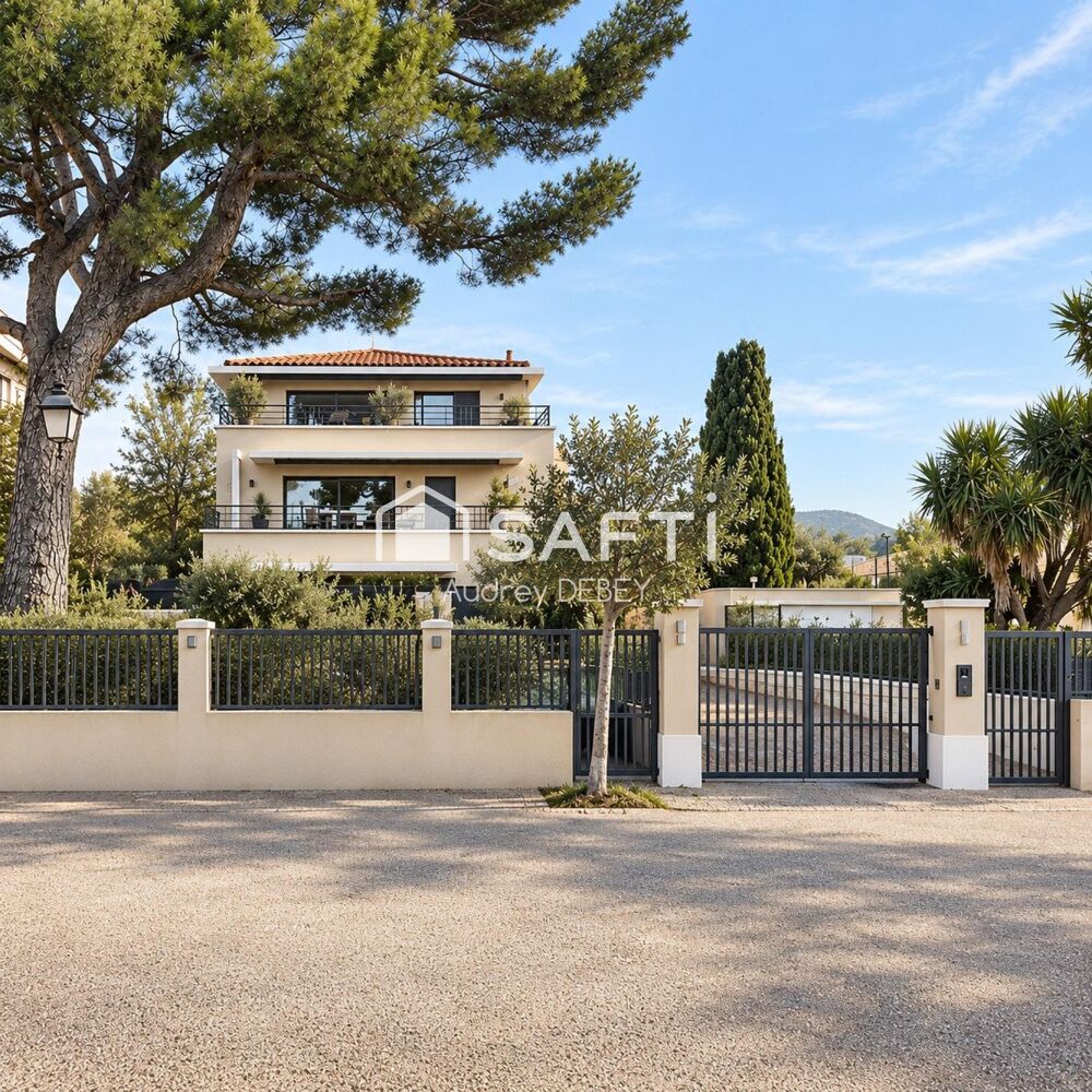 Vente Appartement L'ESPRIT D'UNE VILLA, LE CONFORT D'UN APPARTEMENT D'EXCEPTION 118 M² +115 M² D'EXTÉRIEURS-LE PRIVILÈGE DE VIVRE SANARY À PIED, E Sanary-sur-mer