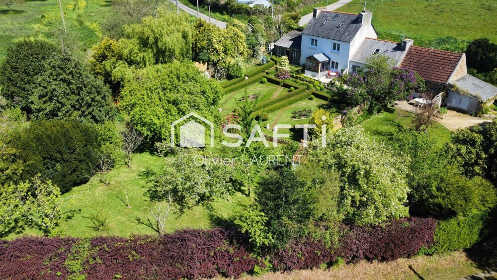 Jolie maison en pierres dans un cadre bucolique