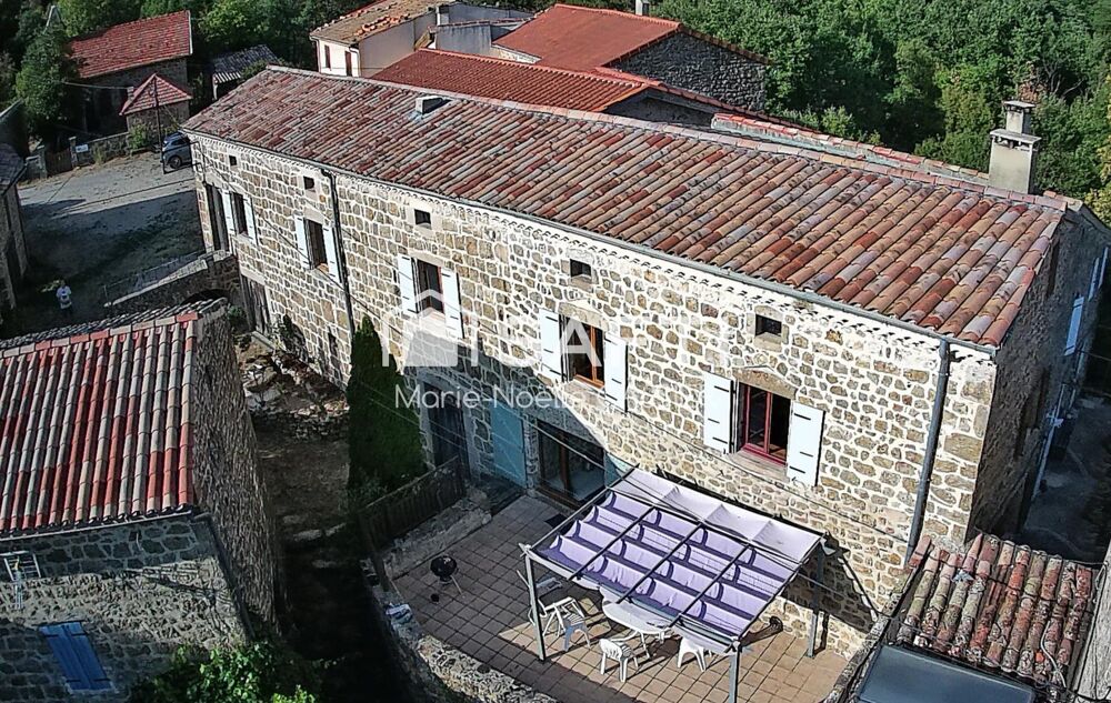 Vente Maison Maison de caractère rénovée – 170 m² – 5 chambres – 1,4 ha de terrains Silhac