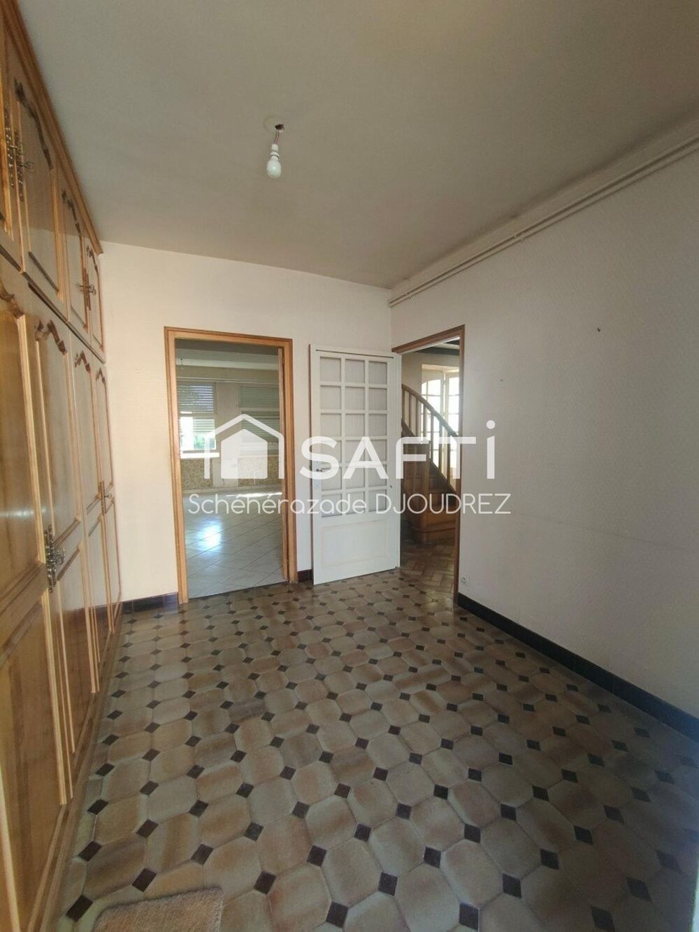MAISON DE CARACTERE DE 150M² - 7 PIECES - GARAGE - DEPENDANCE - TERRAIN