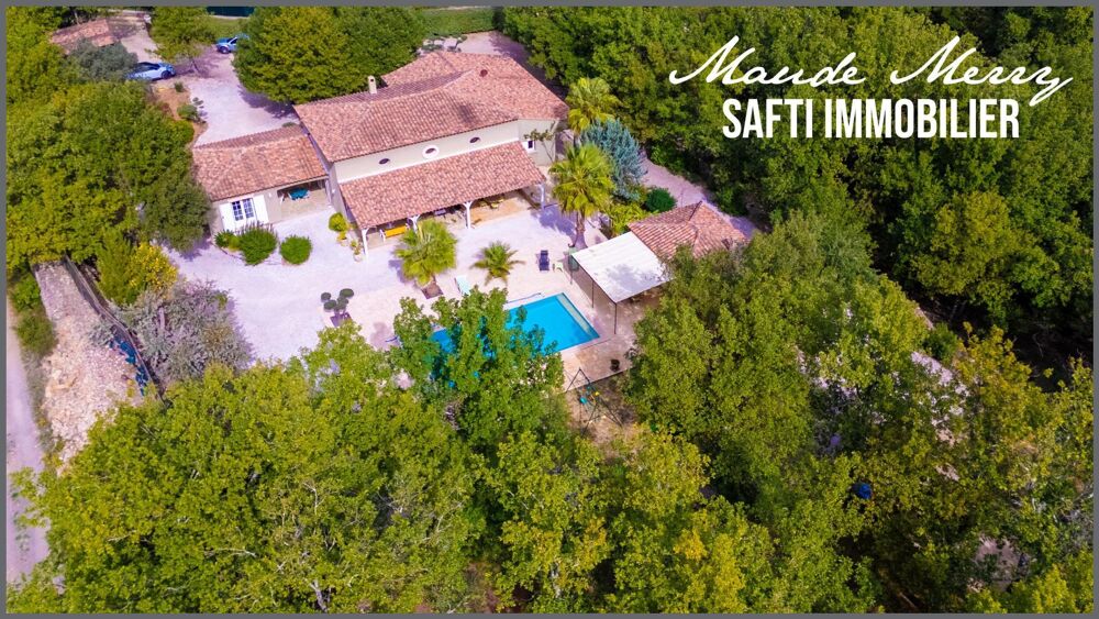 Propriété de standing - villa de 230 m2 quasiment de plain-pied - piscine - pool house - terrain de 4700 m2 - calme absolu sans