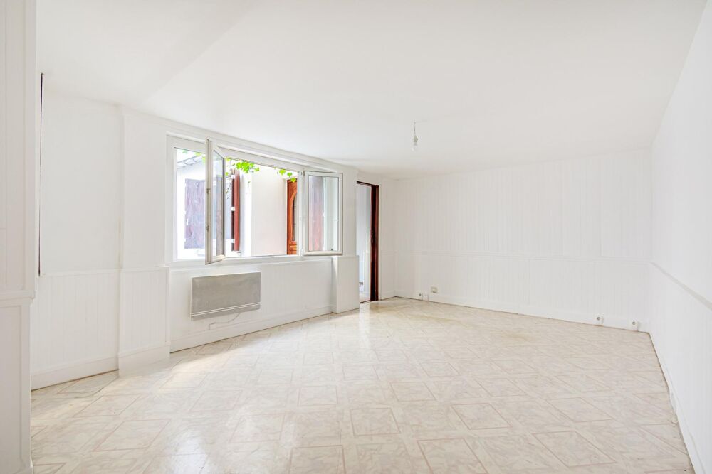 Vente Appartement 2 pièces en rez-de-cour calme et lumineux Paris 17
