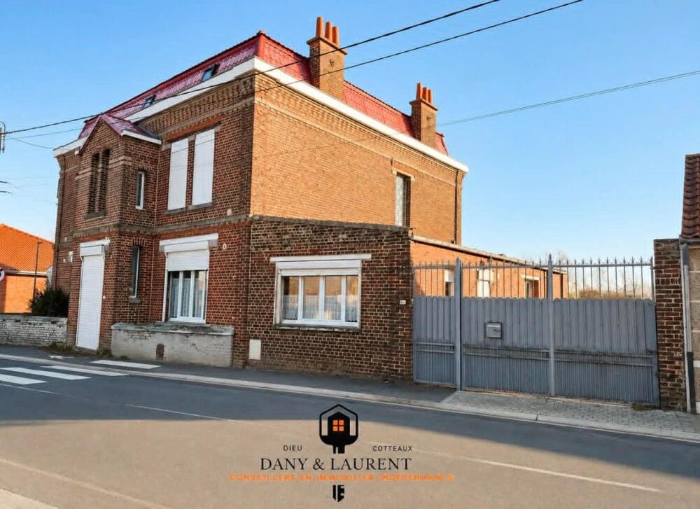 Maison de maître avec un potentiel de prés de 400m² exploitable