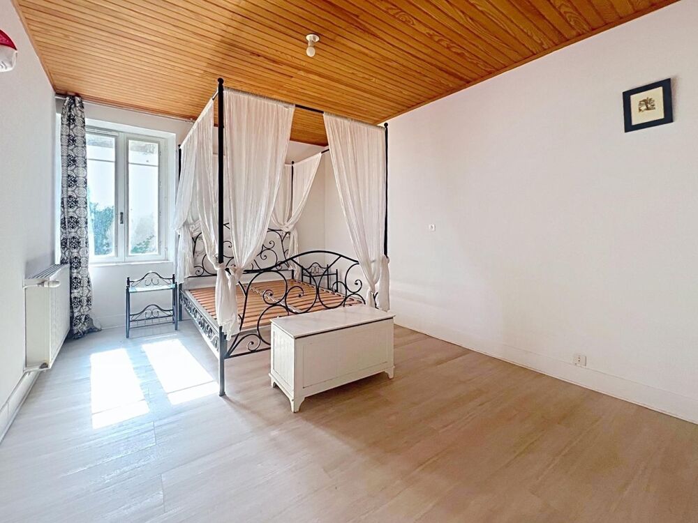 Maison de ville 170 m² à Casteljaloux  Garage, cour, 4 chambres