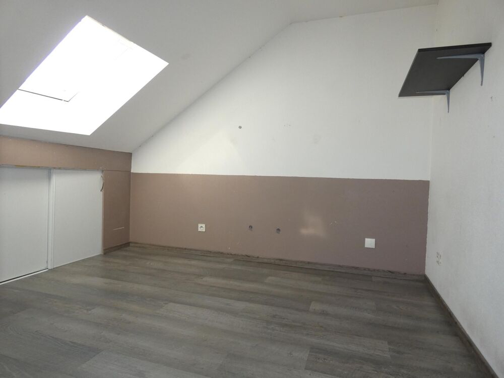 Vente Appartement Appartement de 70 m² situé plein centre ville de Vitré à 2 mn de la gare ! Vitre