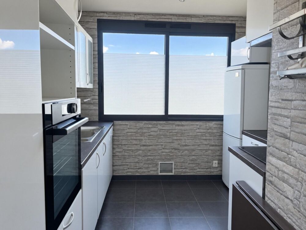 Vente Appartement AUBERVILLIERS-4PIECES 79M2 BALCON,CAVE ET PARKING Aubervilliers