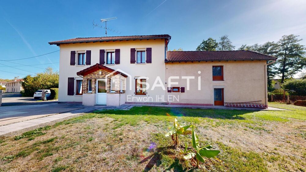 Vente Maison Maison 93 M2, 4 pièces 2/3 chambres,garage 2 places sur 8 ares de terrain Ronchamp