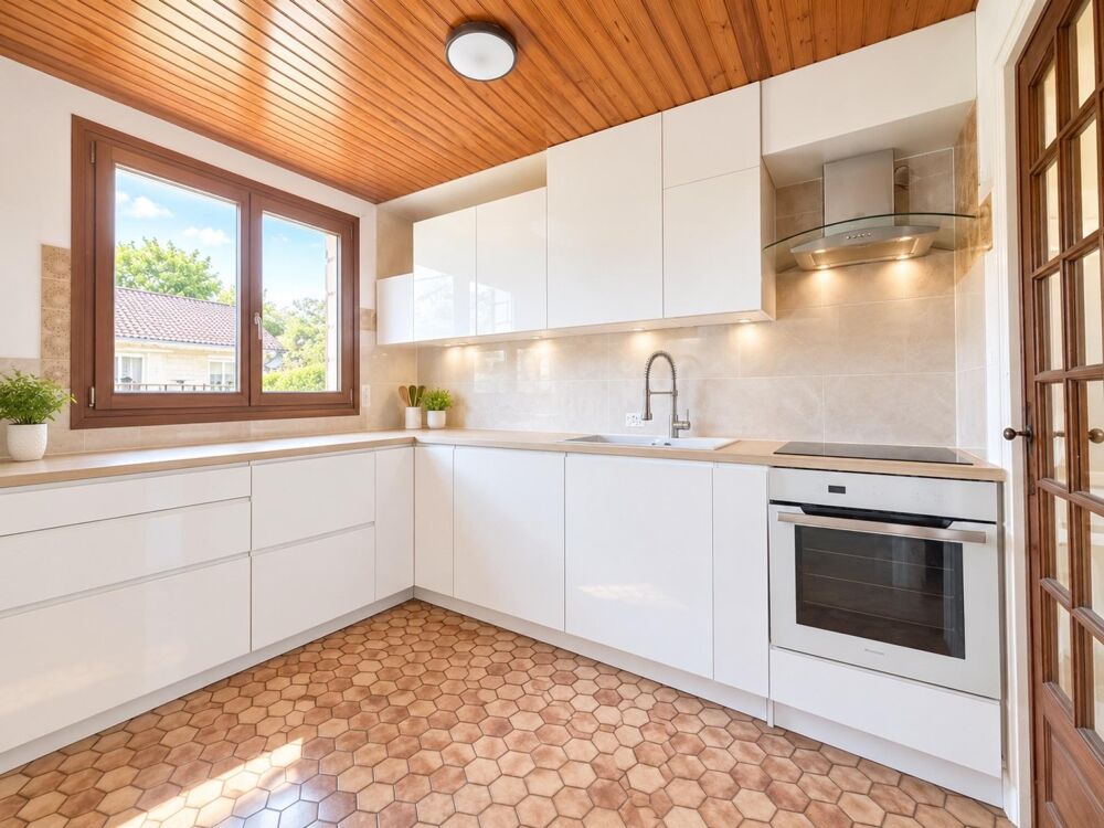 A CUFFIES 02, MAISON EN PIERRE DE 82 M2 AVEC DÉPENDANCE ET CAVE SUR SON TERRAIN DE 495 M2.