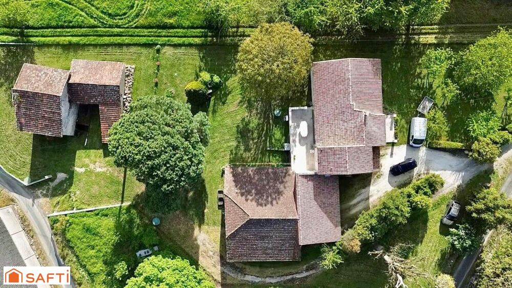 Vente Maison Ensemble immobilier idéalement situé entre Villeneuve-sur-Lot et Agen de nombreuses dépendances sur une parcelle de 3333m2 Sainte-colombe-de-villeneuve