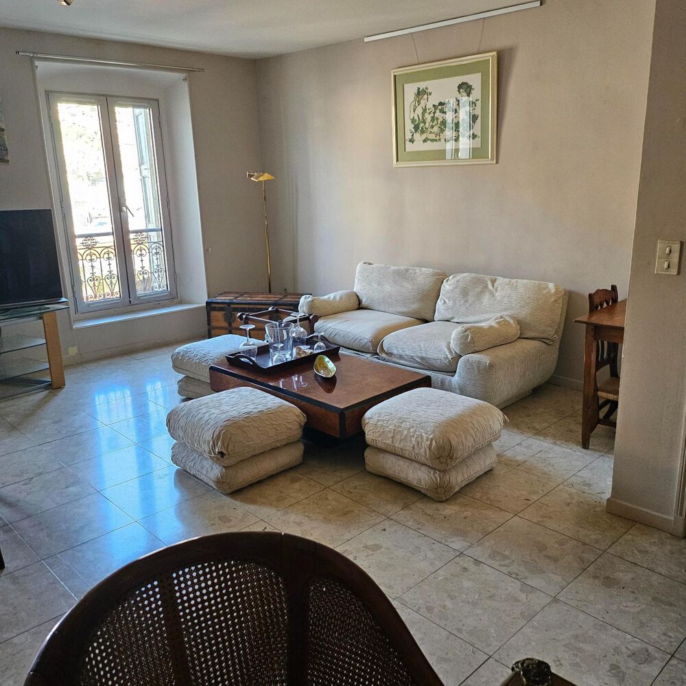 Appartement lumineux refait à neuf, vendu meublé en centre-ville d'Apt
