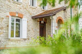  Maison  vendre 6 pices 245 m