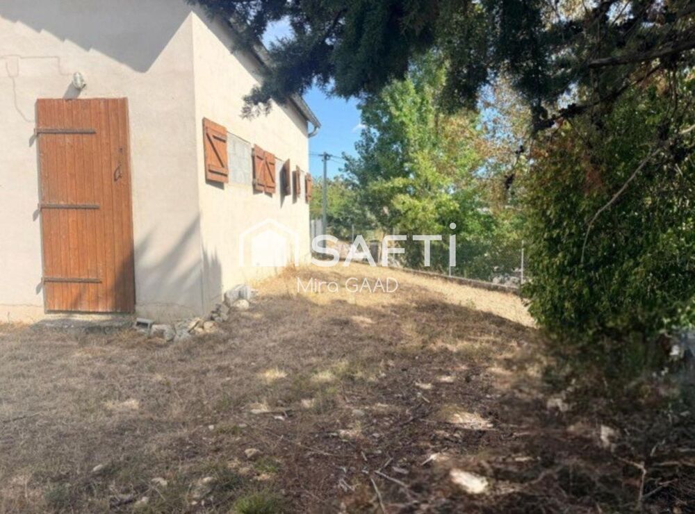 Dépendance avec 660 m2 de terrain au coeur du village NEGOCIABLE