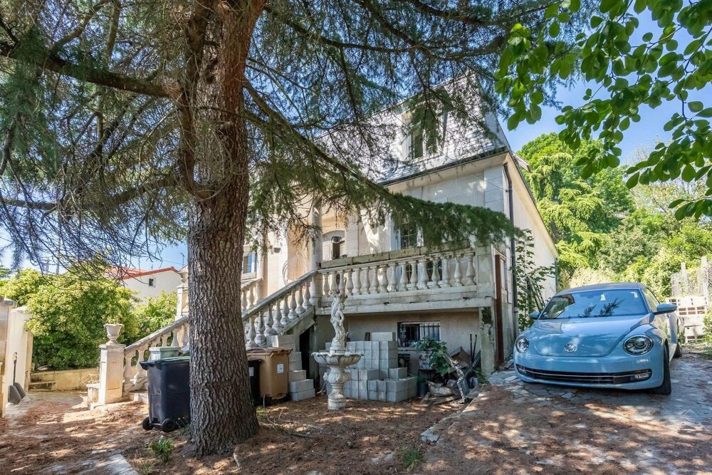 Vente Maison A GAGNY 93220 Maison de  202 m², 8 pièces, 5 chambres,  une cuisine fermée construite sur un terrain de 594m2 Gagny