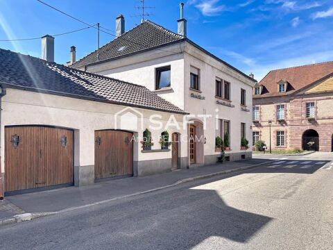  Splendide Maison de ville de 234 m² avec extérieur et garages Maison - 8 pièce(s) - 234 m²