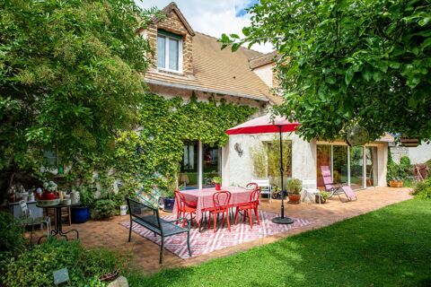   Très belle villa 182m2 - piscine - terrain 1300m2 - Dépendance Maison - 6 pièce(s) - 182 m²