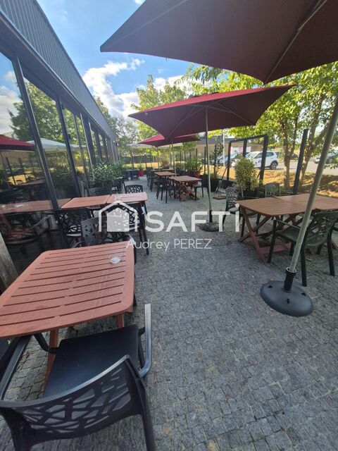   restaurant spacieux avec terrasse 
