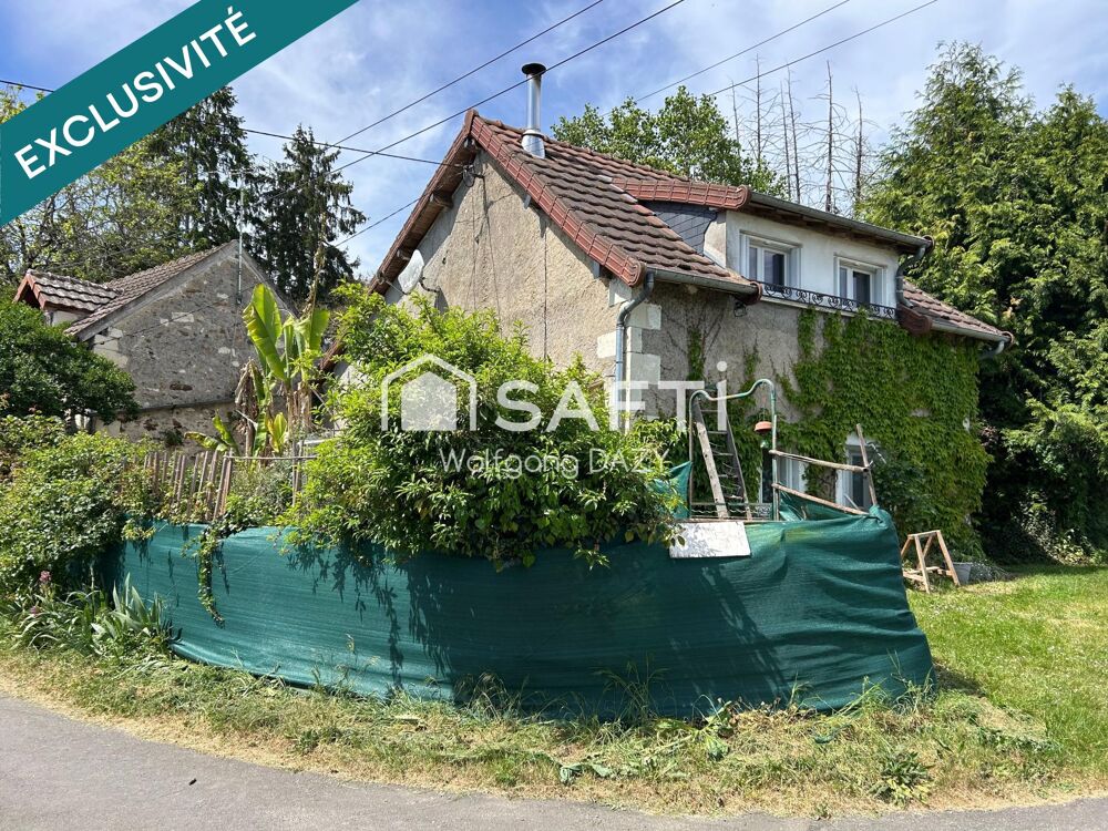 Maison traditionnelle dans un environnement calme