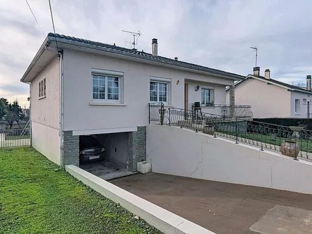 MAISON FAMILIALE EN CENTRE VILLAGE