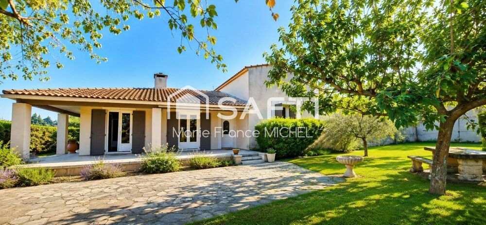Vente Maison Au calme, dans un environnement recherché ! Maison 4 chambres sur un terrain de 1 860 m² exposé plein sud, avec piscine et pool Pernes-les-fontaines