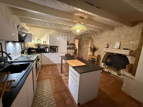   MAISON EN PIERRE 3 CHAMBRES ET D�PENDANCE A LA CRECHE Maison - 4 pi�ce(s) - 140 m�