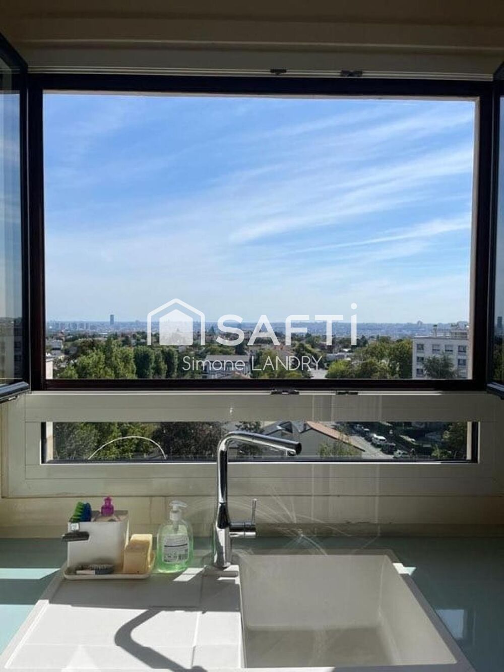 Appartement lumineux avec vue à 300° sur le 95, 92 et Paris