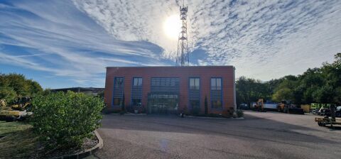   Le bien étudié est un ensemble immobilier à usage professionnel situé dans la zone d'activités d'Ennery, à proximité immédiate d 