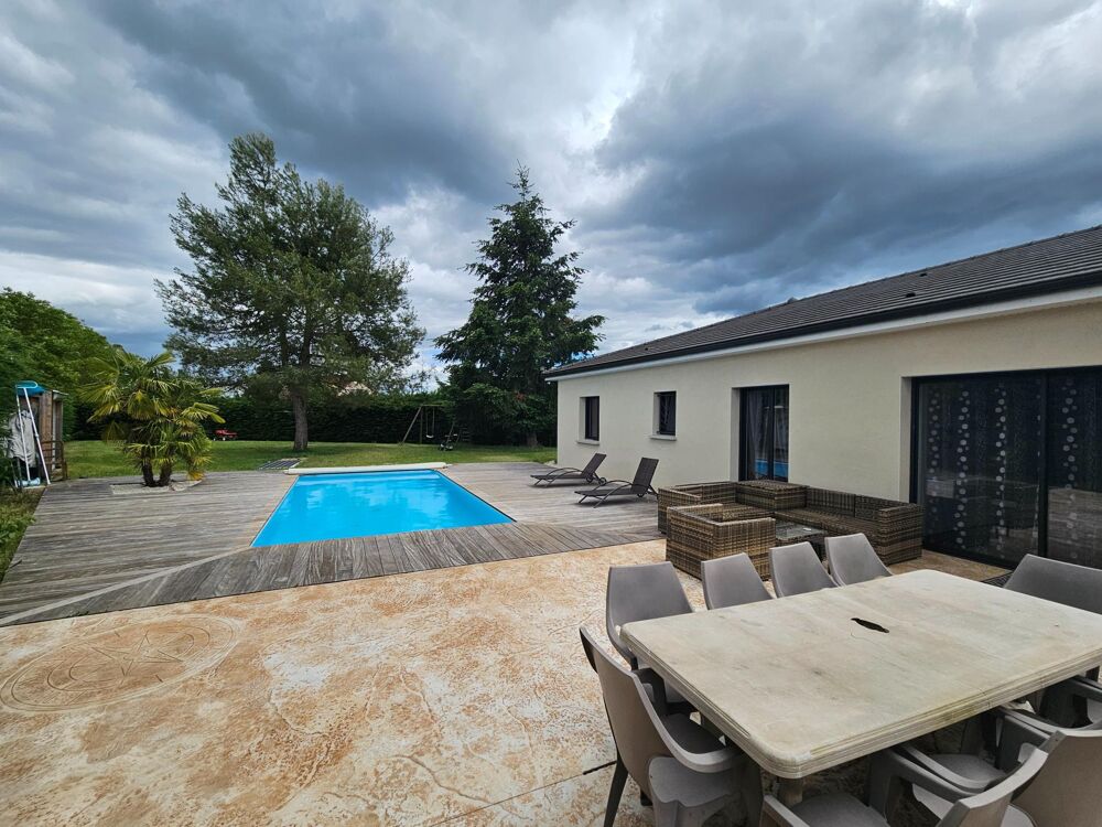 Maison récente de plain pied 165 m² Saint Remy en rollat