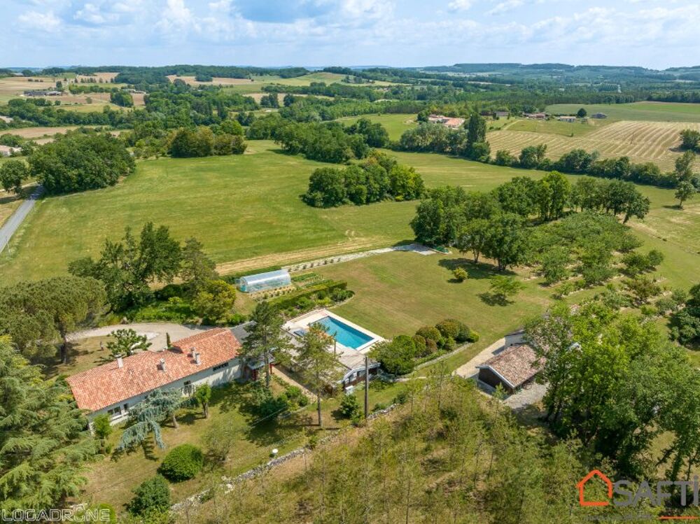 Propriété d'agrément au calme avec grand terrain