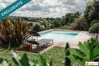 Maison - 7 pièce(s) - 240 m²